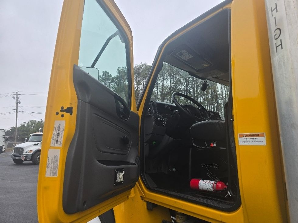 Medium Duty Box Truck-Light and Medium Duty Trucks-International-2021-MV607-Norcross-GA-240,086\n\t\tmiles-$ 34,750 - Image 15