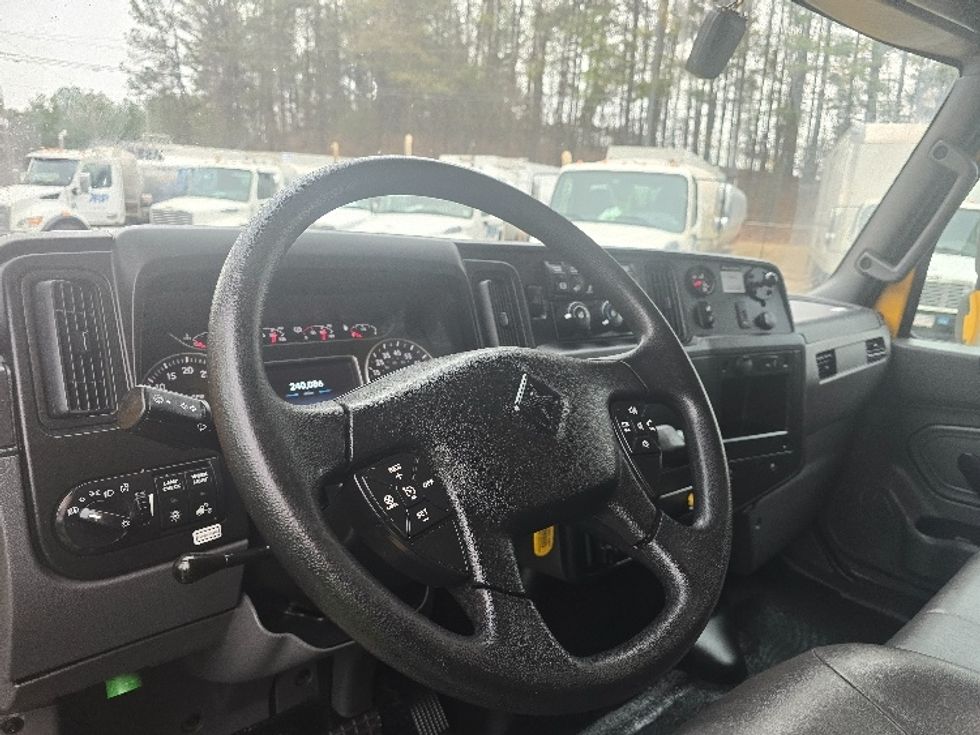 Medium Duty Box Truck-Light and Medium Duty Trucks-International-2021-MV607-Norcross-GA-240,086\n\t\tmiles-$ 34,750 - Image 16