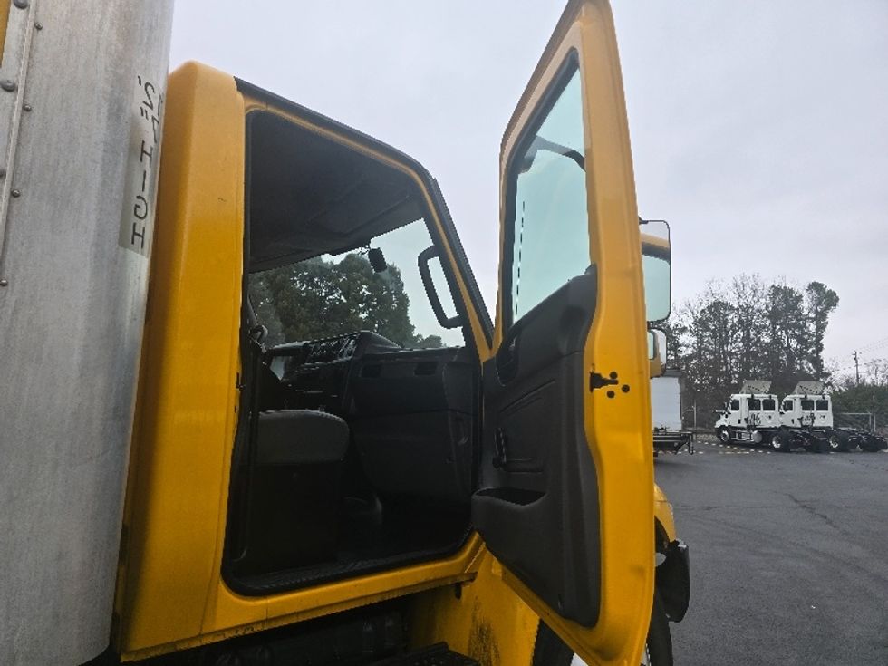 Medium Duty Box Truck-Light and Medium Duty Trucks-International-2021-MV607-Norcross-GA-240,086\n\t\tmiles-$ 34,750 - Image 19