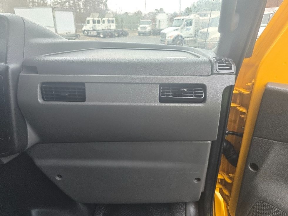 Medium Duty Box Truck-Light and Medium Duty Trucks-International-2021-MV607-Norcross-GA-240,086\n\t\tmiles-$ 34,750 - Image 20