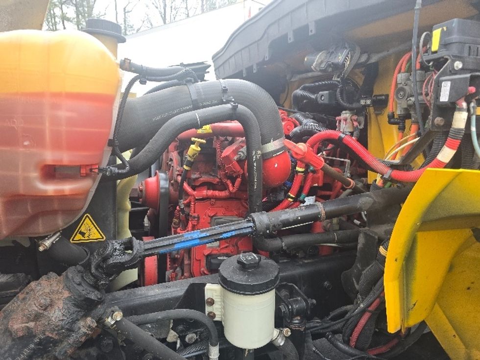 Medium Duty Box Truck-Light and Medium Duty Trucks-International-2021-MV607-Norcross-GA-240,086\n\t\tmiles-$ 34,750 - Image 23