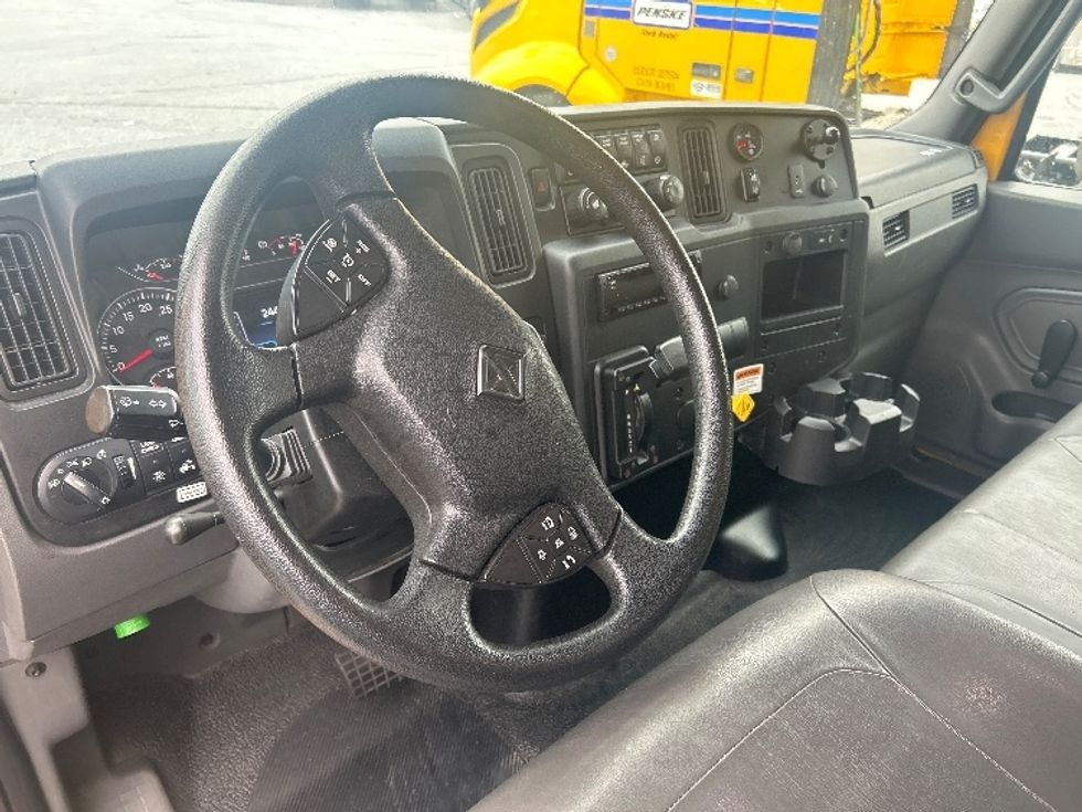 Medium Duty Box Truck-Light and Medium Duty Trucks-International-2021-MV607-Norcross-GA-244,146\n\t\tmiles-$ 36,250 - Image 17
