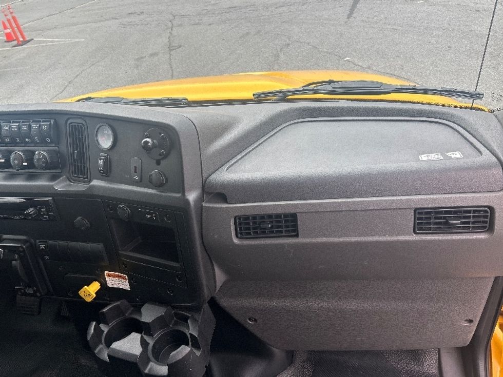Medium Duty Box Truck-Light and Medium Duty Trucks-International-2021-MV607-Norcross-GA-244,146\n\t\tmiles-$ 36,250 - Image 21