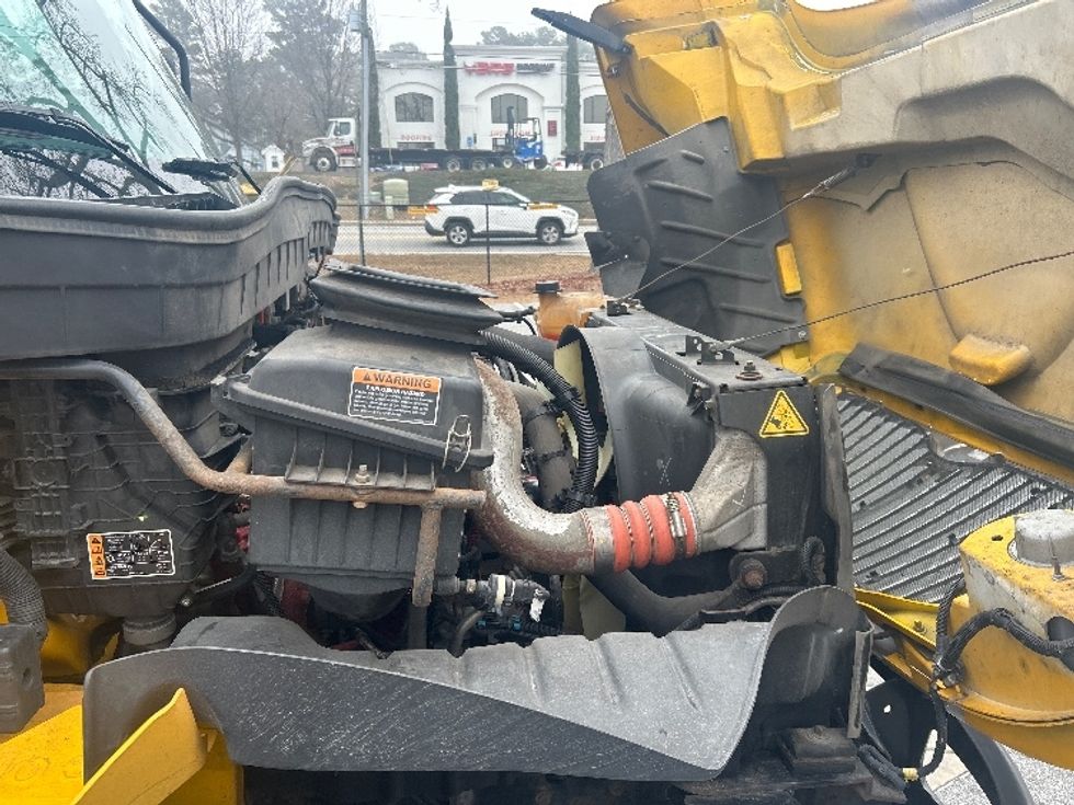 Medium Duty Box Truck-Light and Medium Duty Trucks-International-2021-MV607-Norcross-GA-244,146\n\t\tmiles-$ 36,250 - Image 23