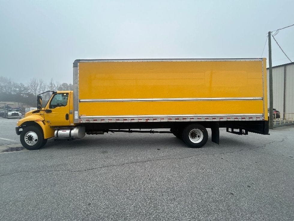 Medium Duty Box Truck-Light and Medium Duty Trucks-International-2021-MV607-Norcross-GA-244,146\n\t\tmiles-$ 36,250 - Image 4