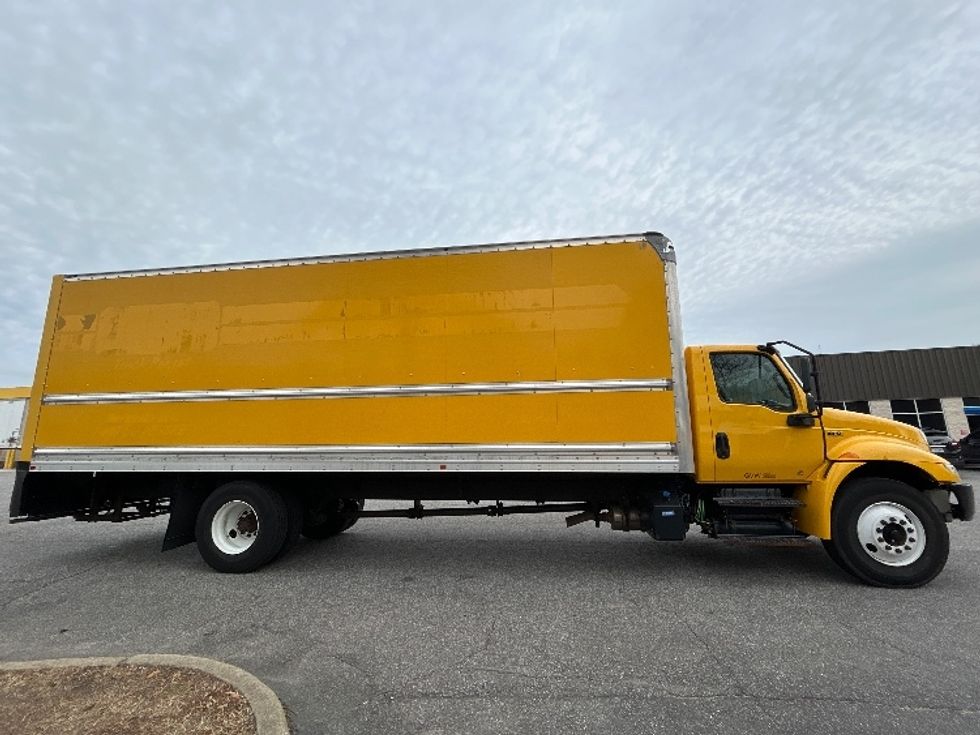 Medium Duty Box Truck-Light and Medium Duty Trucks-International-2021-MV607-Norfolk-VA-209,181\n\t\tmiles-$ 42,000 - Image 14