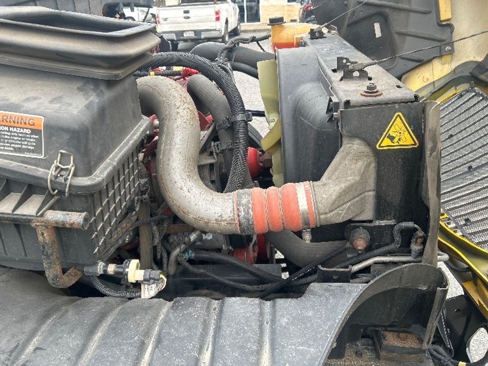 Medium Duty Box Truck-Light and Medium Duty Trucks-International-2021-MV607-Norfolk-VA-209,181\n\t\tmiles-$ 42,000 - Image 22