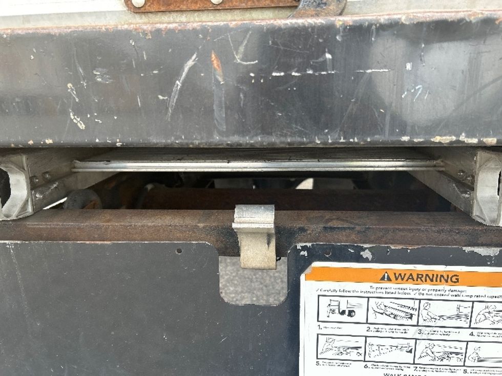 Medium Duty Box Truck-Light and Medium Duty Trucks-International-2021-MV607-Norfolk-VA-209,181\n\t\tmiles-$ 42,000 - Image 25