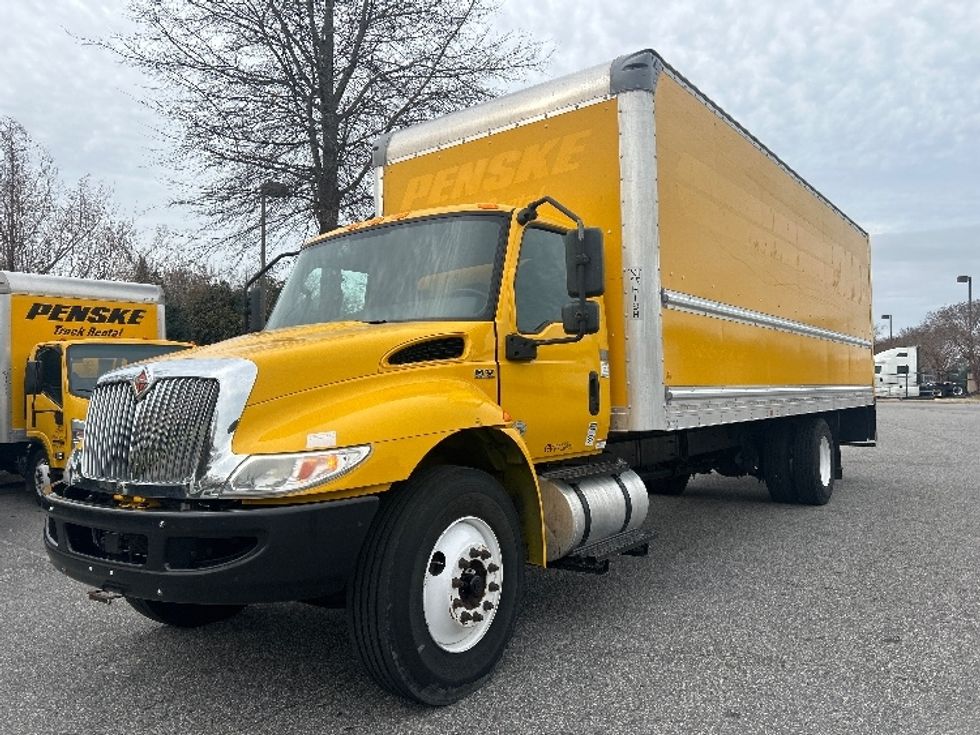 Medium Duty Box Truck-Light and Medium Duty Trucks-International-2021-MV607-Norfolk-VA-209,181\n\t\tmiles-$ 42,000 - Image 3