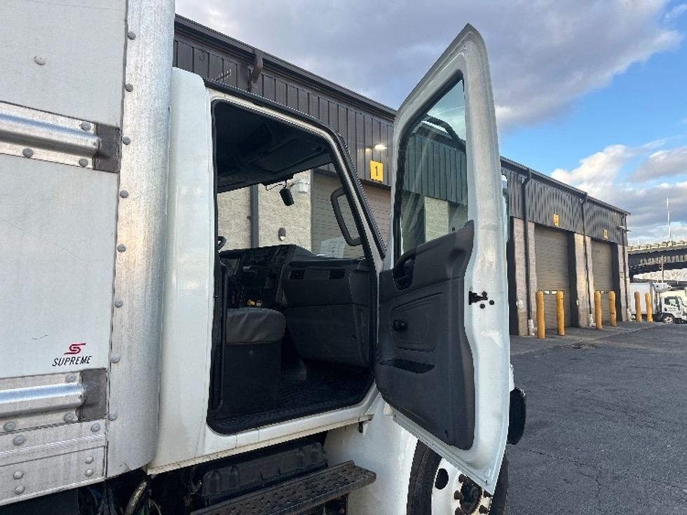 Medium Duty Box Truck-Light and Medium Duty Trucks-International-2021-MV607-North Bergen-NJ-109,187\n\t\tmiles-$ 60,000 - Image 20