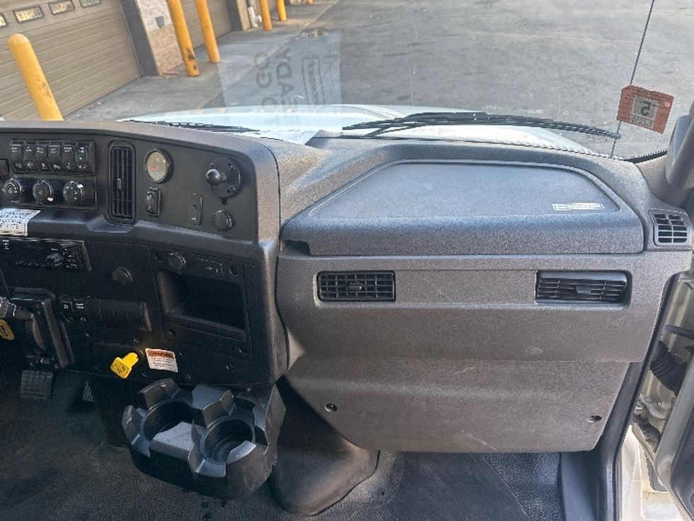 Medium Duty Box Truck-Light and Medium Duty Trucks-International-2021-MV607-North Bergen-NJ-109,187\n\t\tmiles-$ 60,000 - Image 21