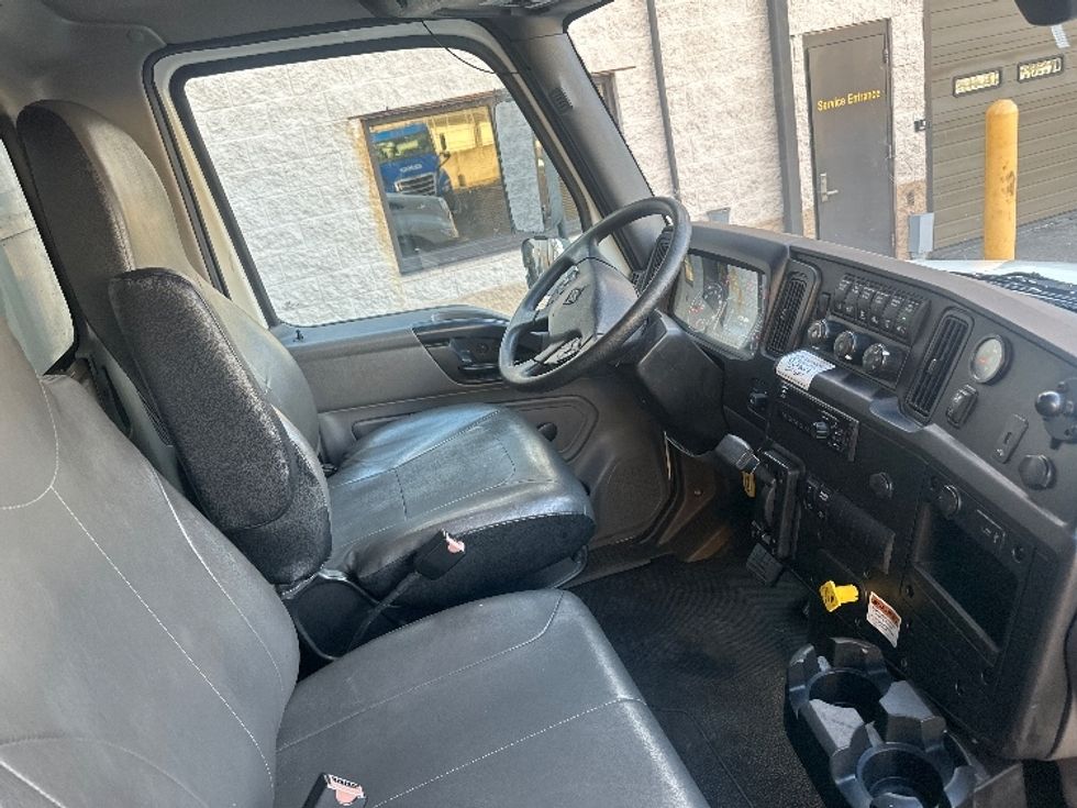 Medium Duty Box Truck-Light and Medium Duty Trucks-International-2021-MV607-North Bergen-NJ-109,187\n\t\tmiles-$ 60,000 - Image 22