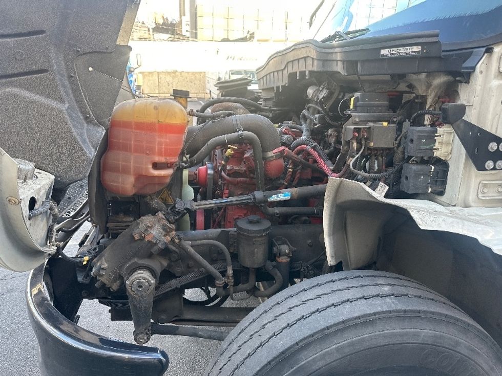 Medium Duty Box Truck-Light and Medium Duty Trucks-International-2021-MV607-North Bergen-NJ-109,187\n\t\tmiles-$ 60,000 - Image 24