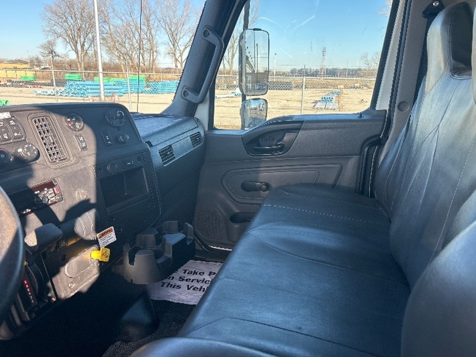 Medium Duty Box Truck-Light and Medium Duty Trucks-International-2021-MV607-North Bergen-NJ-143,598\n\t\tmiles-$ 55,750 - Image 19