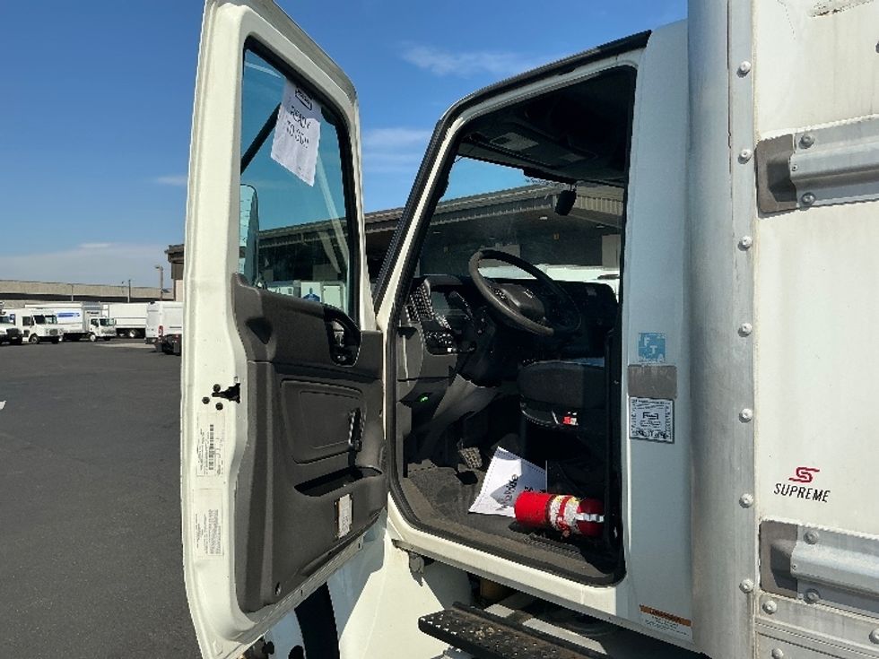 Medium Duty Box Truck-Light and Medium Duty Trucks-International-2021-MV607-North Bergen-NJ-218,738\n\t\tmiles-$ 47,750 - Image 16