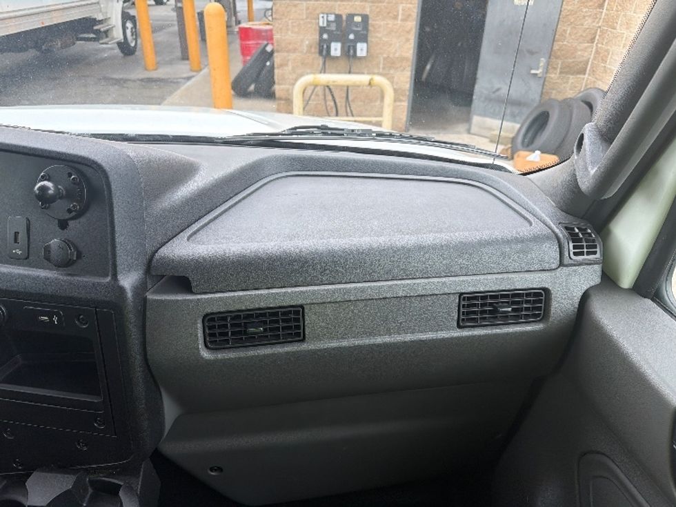 Medium Duty Box Truck-Light and Medium Duty Trucks-International-2021-MV607-North Bergen-NJ-230,094\n\t\tmiles-$ 49,000 - Image 21