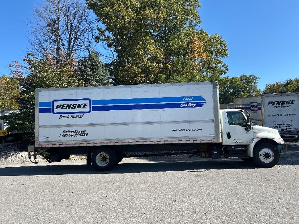 Medium Duty Box Truck-Light and Medium Duty Trucks-International-2021-MV607-Norton-MA-218,653\n\t\tmiles-$ 41,500 - Image 15