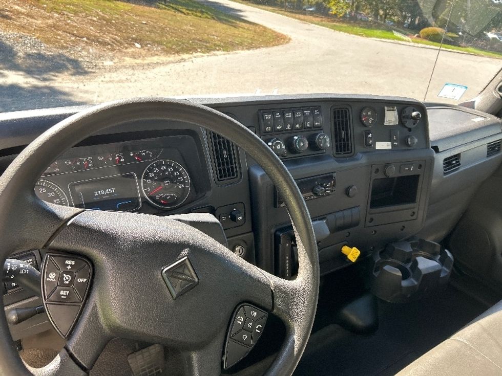 Medium Duty Box Truck-Light and Medium Duty Trucks-International-2021-MV607-Norton-MA-218,653\n\t\tmiles-$ 41,500 - Image 18
