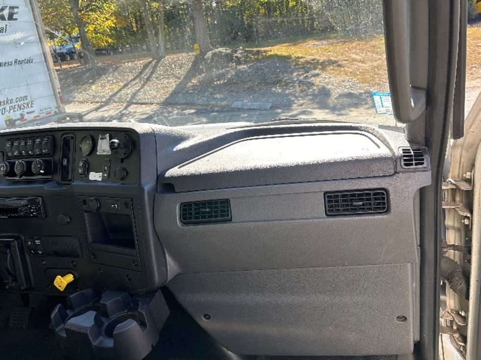 Medium Duty Box Truck-Light and Medium Duty Trucks-International-2021-MV607-Norton-MA-218,653\n\t\tmiles-$ 41,500 - Image 21