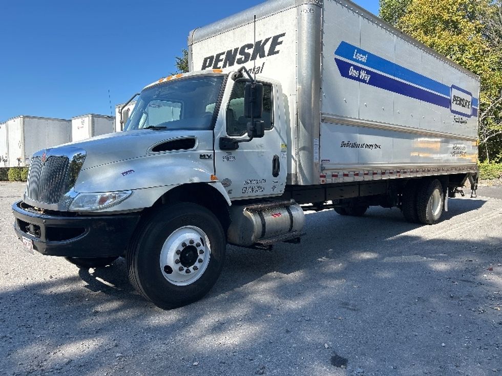 Medium Duty Box Truck-Light and Medium Duty Trucks-International-2021-MV607-Norton-MA-218,653\n\t\tmiles-$ 41,500 - Image 3
