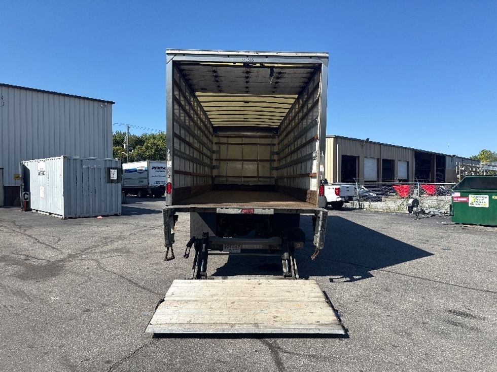 Medium Duty Box Truck-Light and Medium Duty Trucks-International-2021-MV607-Norton-MA-218,653\n\t\tmiles-$ 41,500 - Image 9