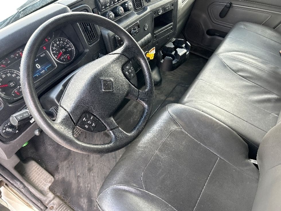 Medium Duty Box Truck-Light and Medium Duty Trucks-International-2021-MV607-Oakwood Village-OH-116,981\n\t\tmiles-$ 65,000 - Image 17