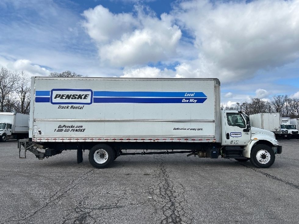 Medium Duty Box Truck-Light and Medium Duty Trucks-International-2021-MV607-Oakwood Village-OH-116,981\n\t\tmiles-$ 65,000 - Image 15