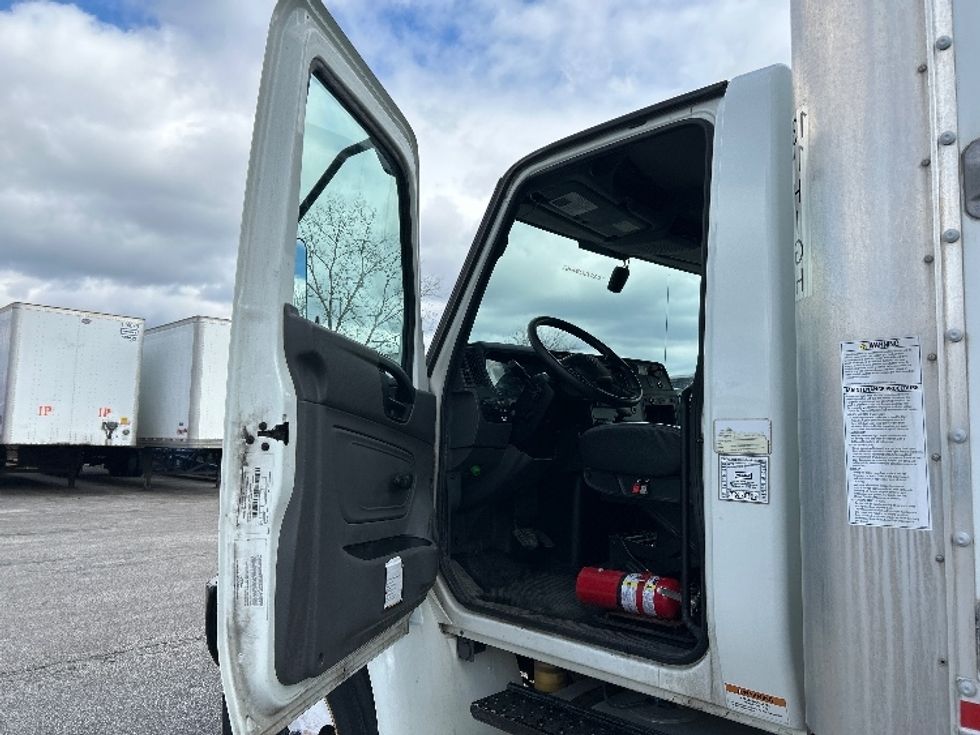 Medium Duty Box Truck-Light and Medium Duty Trucks-International-2021-MV607-Oakwood Village-OH-116,981\n\t\tmiles-$ 65,000 - Image 16