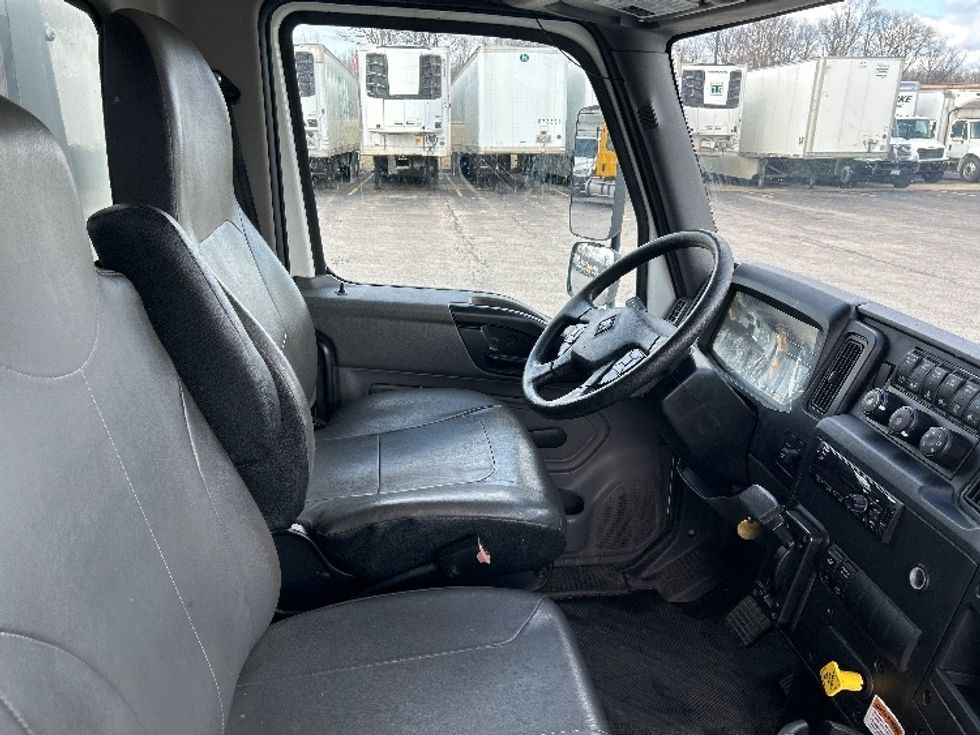 Medium Duty Box Truck-Light and Medium Duty Trucks-International-2021-MV607-Oakwood Village-OH-116,981\n\t\tmiles-$ 65,000 - Image 22