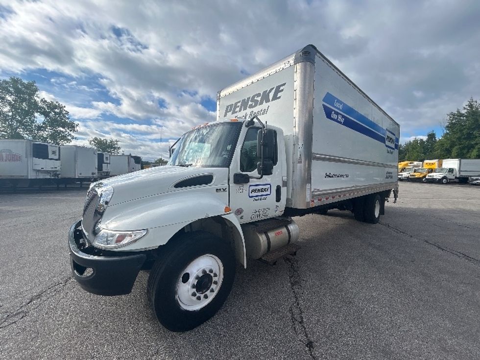 Medium Duty Box Truck-Light and Medium Duty Trucks-International-2021-MV607-Oakwood Village-OH-200,182\n\t\tmiles-$ 48,250 - Image 3
