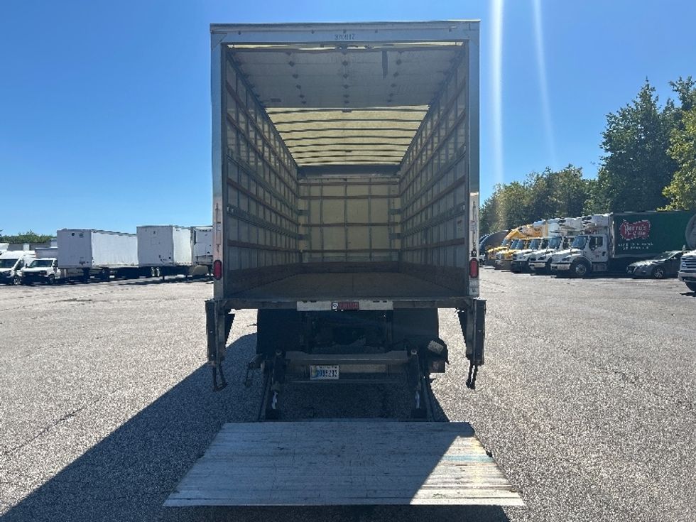 Medium Duty Box Truck-Light and Medium Duty Trucks-International-2021-MV607-Oakwood Village-OH-200,182\n\t\tmiles-$ 48,250 - Image 9