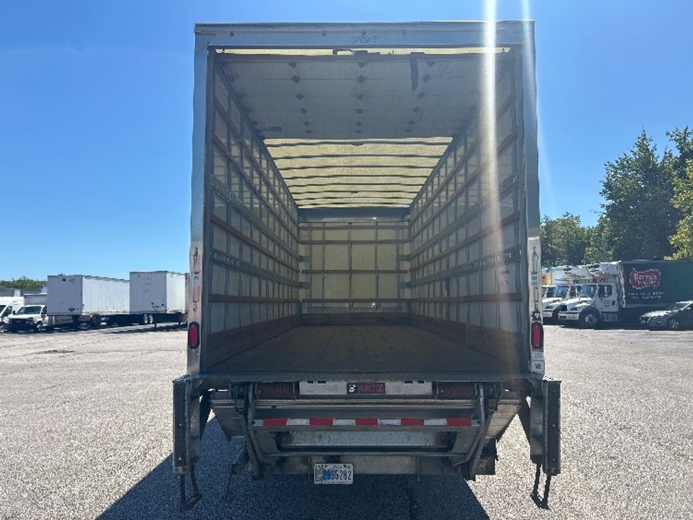 Medium Duty Box Truck-Light and Medium Duty Trucks-International-2021-MV607-Oakwood Village-OH-200,182\n\t\tmiles-$ 48,250 - Image 8