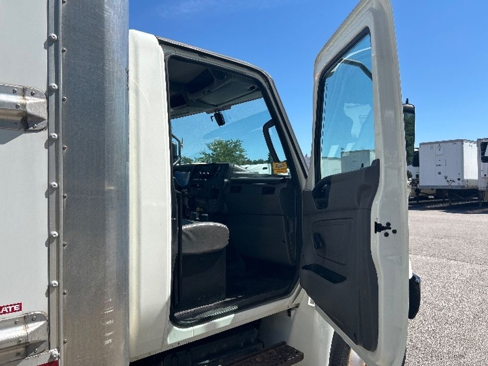 Medium Duty Box Truck-Light and Medium Duty Trucks-International-2021-MV607-Oakwood Village-OH-200,182\n\t\tmiles-$ 48,250 - Image 20