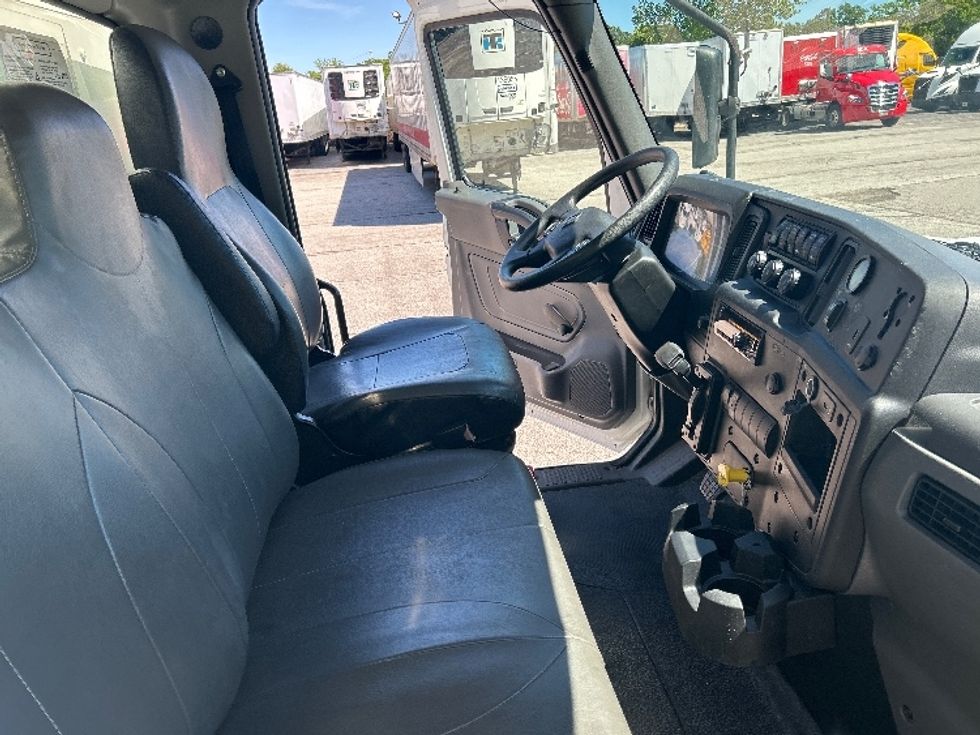 Medium Duty Box Truck-Light and Medium Duty Trucks-International-2021-MV607-Oakwood Village-OH-200,182\n\t\tmiles-$ 48,250 - Image 22