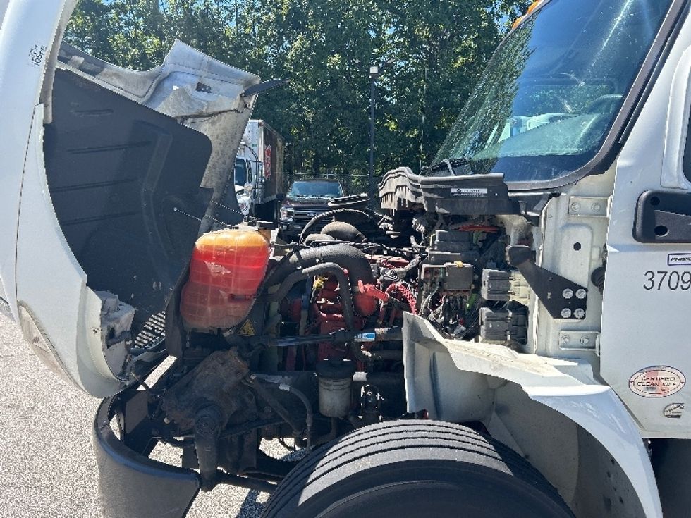 Medium Duty Box Truck-Light and Medium Duty Trucks-International-2021-MV607-Oakwood Village-OH-200,182\n\t\tmiles-$ 48,250 - Image 24