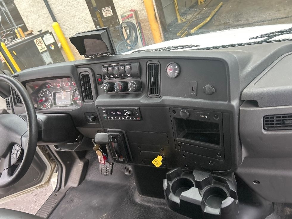 Medium Duty Box Truck-Light and Medium Duty Trucks-International-2021-MV607-Obetz-OH-101,132\n\t\tmiles-$ 57,750 - Image 22
