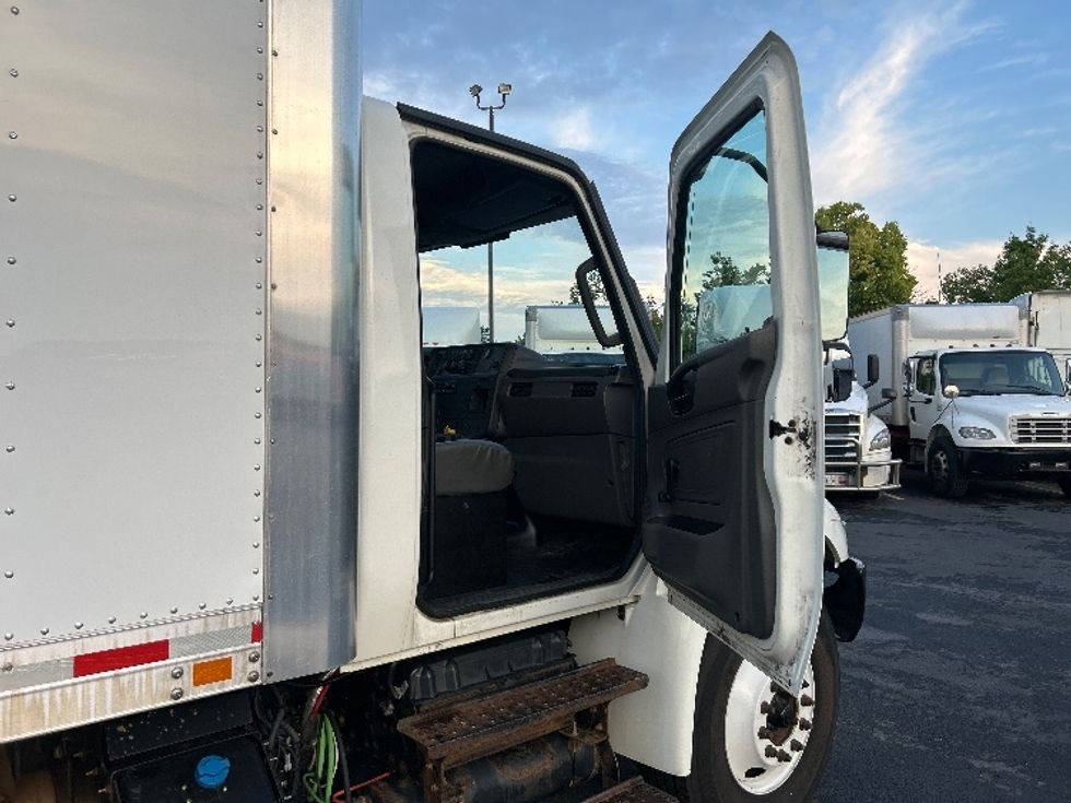 Medium Duty Box Truck-Light and Medium Duty Trucks-International-2021-MV607-Obetz-OH-101,254\n\t\tmiles-$ 61,500 - Image 20