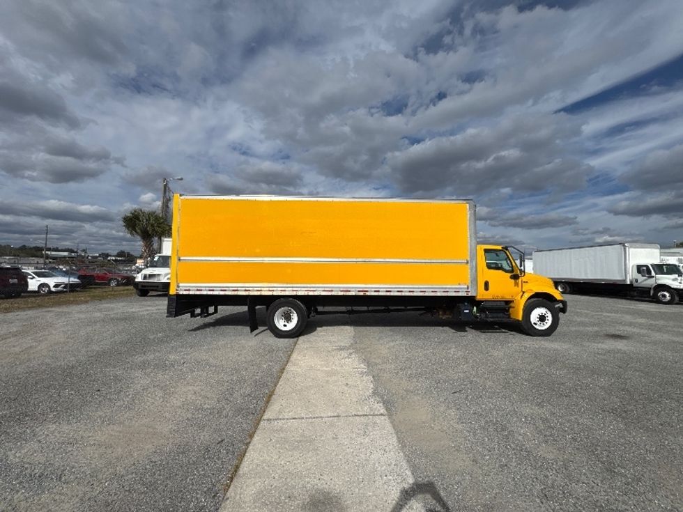 Medium Duty Box Truck-Light and Medium Duty Trucks-International-2021-MV607-Ocala-FL-181,812\n\t\tmiles-$ 45,000 - Image 14
