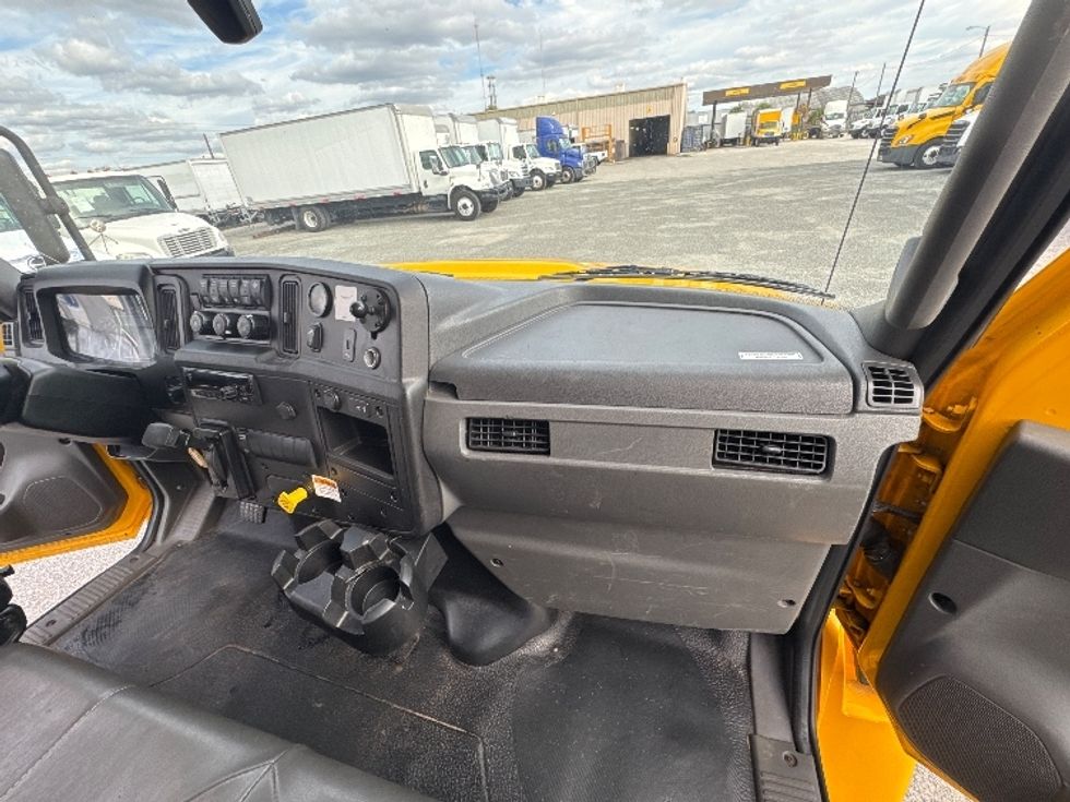 Medium Duty Box Truck-Light and Medium Duty Trucks-International-2021-MV607-Ocala-FL-181,812\n\t\tmiles-$ 45,000 - Image 20