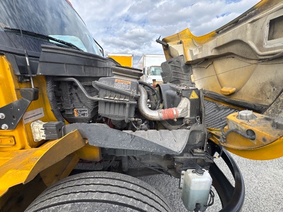 Medium Duty Box Truck-Light and Medium Duty Trucks-International-2021-MV607-Ocala-FL-181,812\n\t\tmiles-$ 45,000 - Image 22