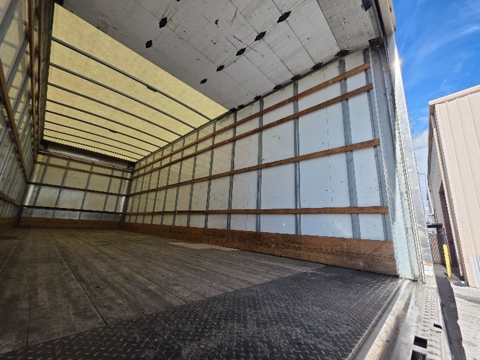 Medium Duty Box Truck-Light and Medium Duty Trucks-International-2021-MV607-Ocala-FL-185,783\n\t\tmiles-$ 44,250 - Image 12