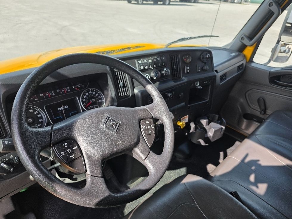Medium Duty Box Truck-Light and Medium Duty Trucks-International-2021-MV607-Ocala-FL-185,783\n\t\tmiles-$ 44,250 - Image 17