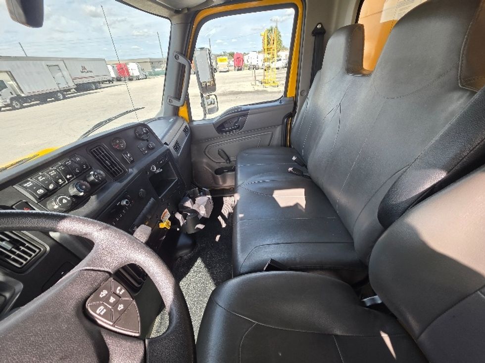 Medium Duty Box Truck-Light and Medium Duty Trucks-International-2021-MV607-Ocala-FL-185,783\n\t\tmiles-$ 44,250 - Image 18