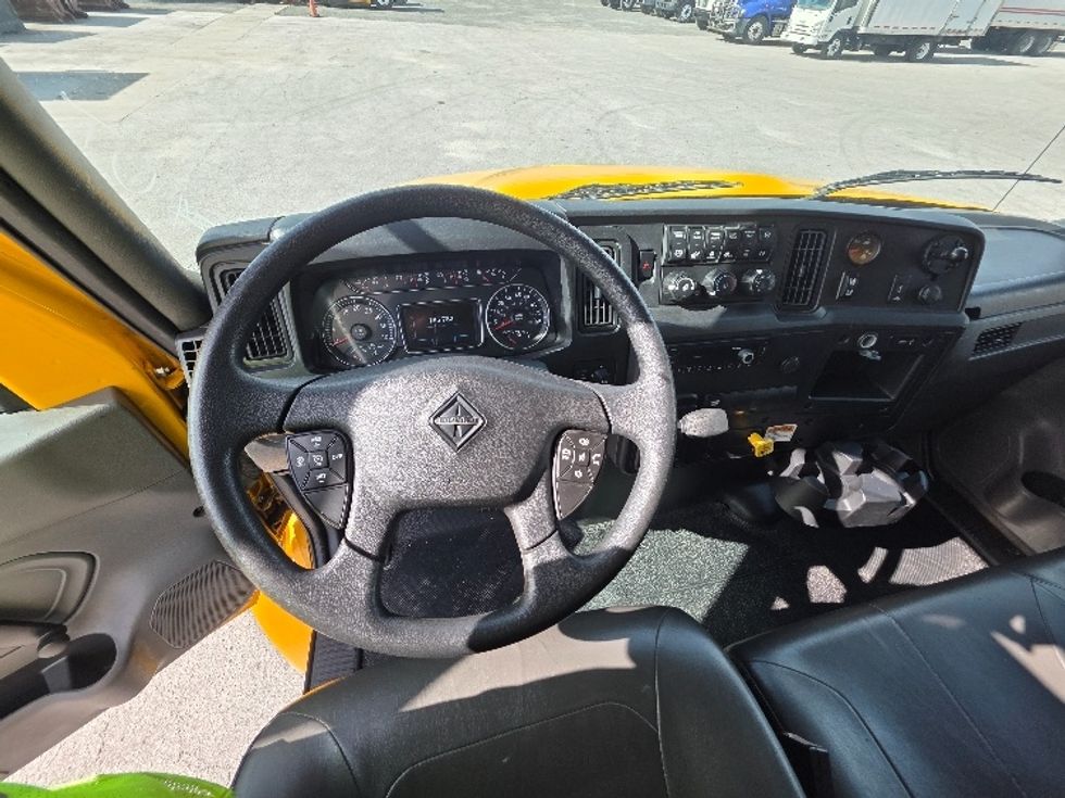 Medium Duty Box Truck-Light and Medium Duty Trucks-International-2021-MV607-Ocala-FL-185,783\n\t\tmiles-$ 44,250 - Image 24