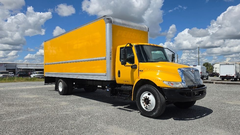 Medium Duty Box Truck-Light and Medium Duty Trucks-International-2021-MV607-Ocala-FL-207,801\n\t\tmiles-$ 41,500 - Image 1
