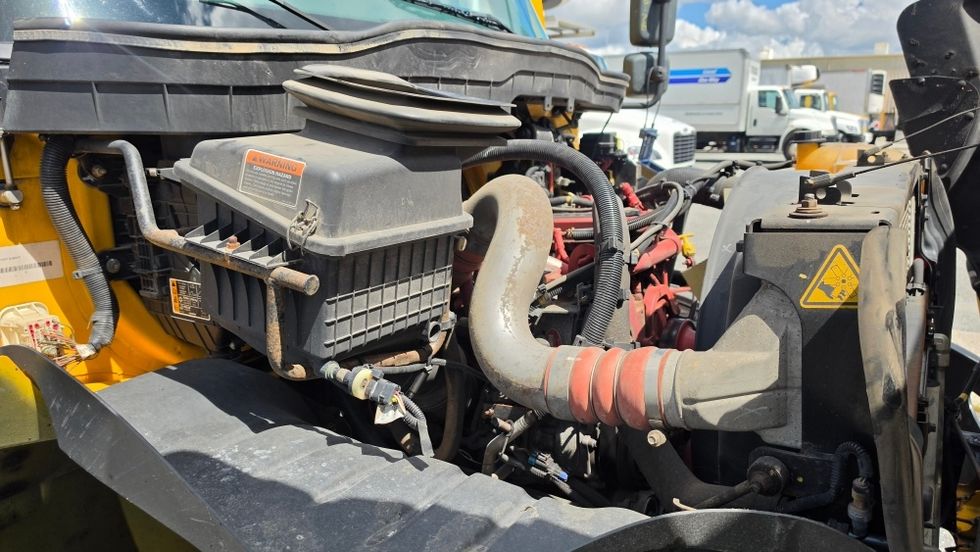 Medium Duty Box Truck-Light and Medium Duty Trucks-International-2021-MV607-Ocala-FL-207,801\n\t\tmiles-$ 41,500 - Image 21