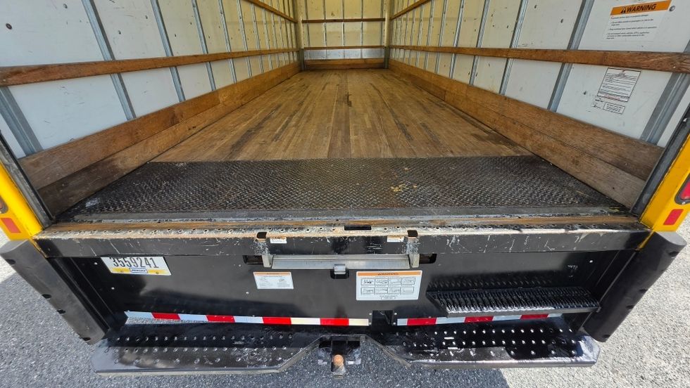 Medium Duty Box Truck-Light and Medium Duty Trucks-International-2021-MV607-Ocala-FL-207,801\n\t\tmiles-$ 41,500 - Image 9