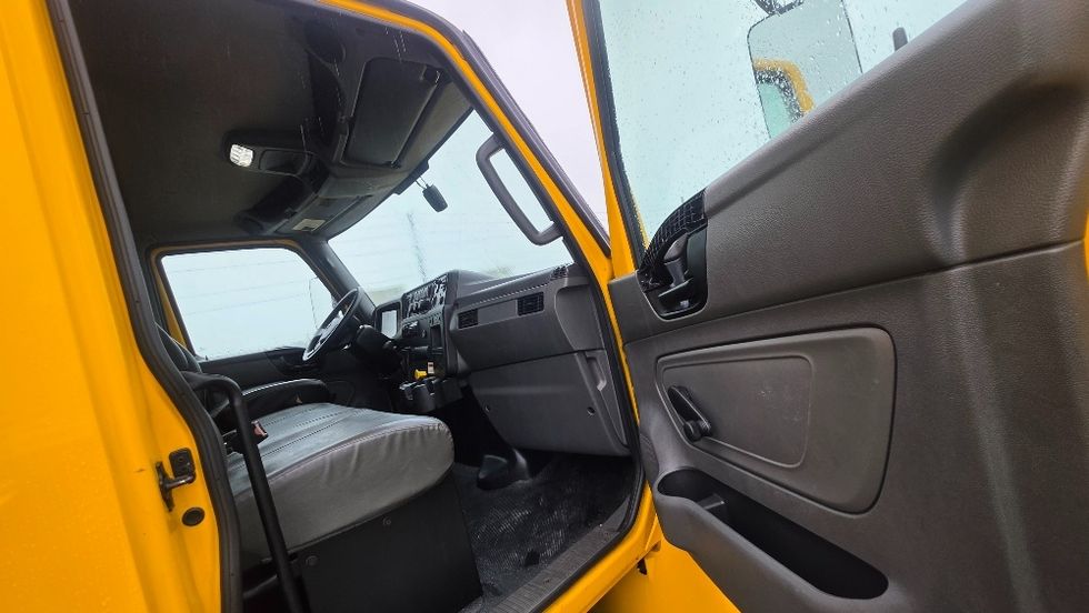Medium Duty Box Truck-Light and Medium Duty Trucks-International-2021-MV607-Ocala-FL-215,826\n\t\tmiles-$ 40,000 - Image 18
