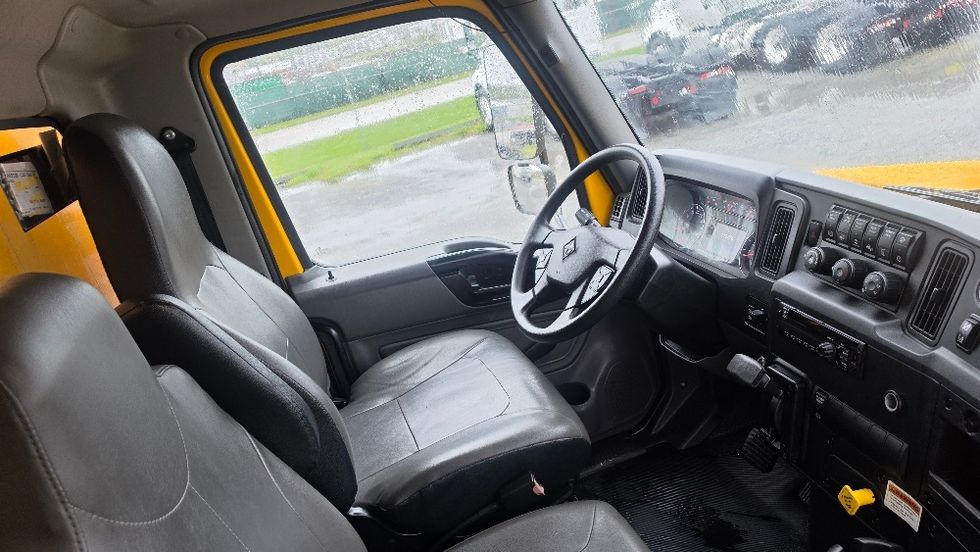 Medium Duty Box Truck-Light and Medium Duty Trucks-International-2021-MV607-Ocala-FL-215,826\n\t\tmiles-$ 40,000 - Image 20