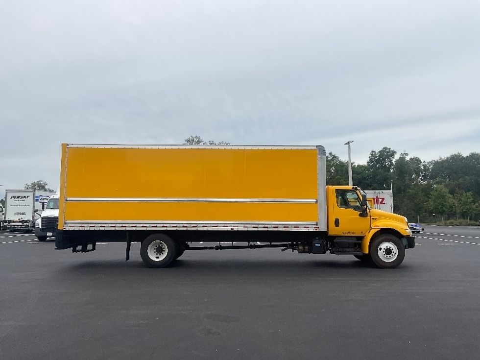 Medium Duty Box Truck-Light and Medium Duty Trucks-International-2021-MV607-Ocala-FL-219,001\n\t\tmiles-$ 41,250 - Image 15